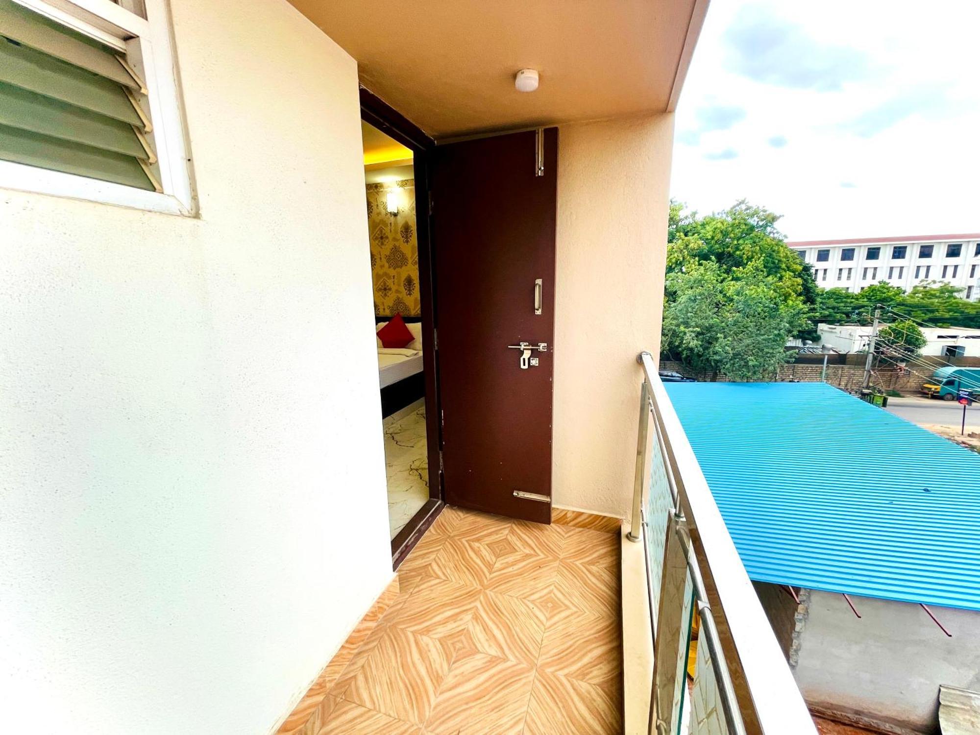 Aura By Agira Hotels Yelahanka Exterior foto